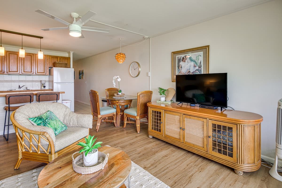 Condo in Kihei · ★4.64 · 1 bedroom · 2 beds · 1 private bath - Photo 3