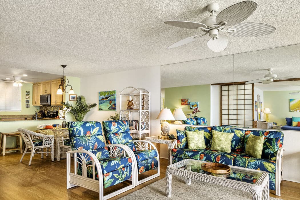 Condo in Kailua-Kona · ★4.83 · 2 bedrooms · 2 beds · 2 baths - Photo 3