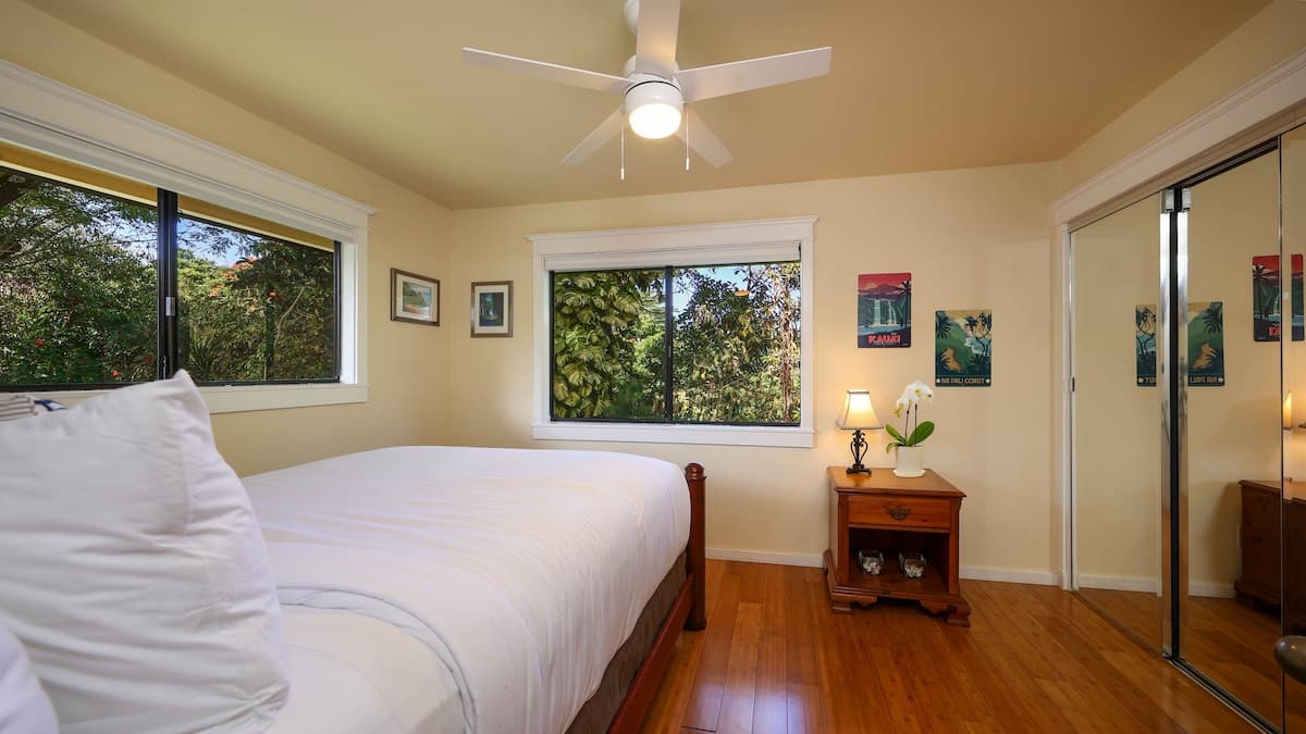 Condo in Princeville · ★4.88 · 2 bedrooms · 2 beds · 1 shared bath - Photo 2