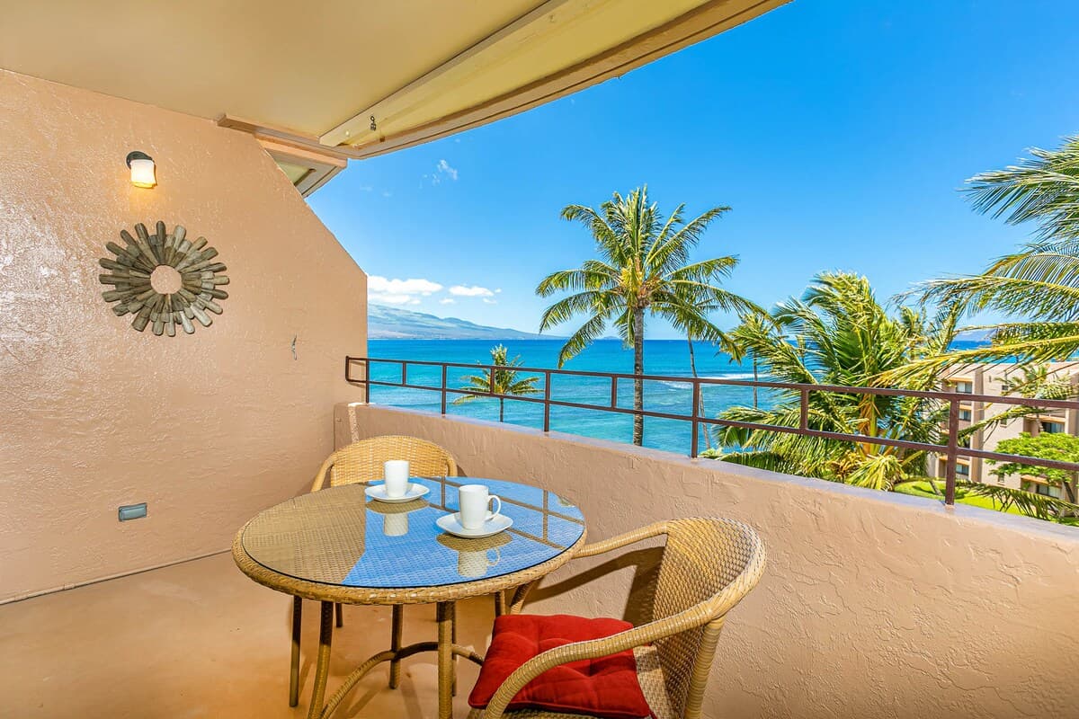 Condo in Wailuku · ★4.66 · 2 bedrooms · 3 beds · 2 shared baths - Photo 4