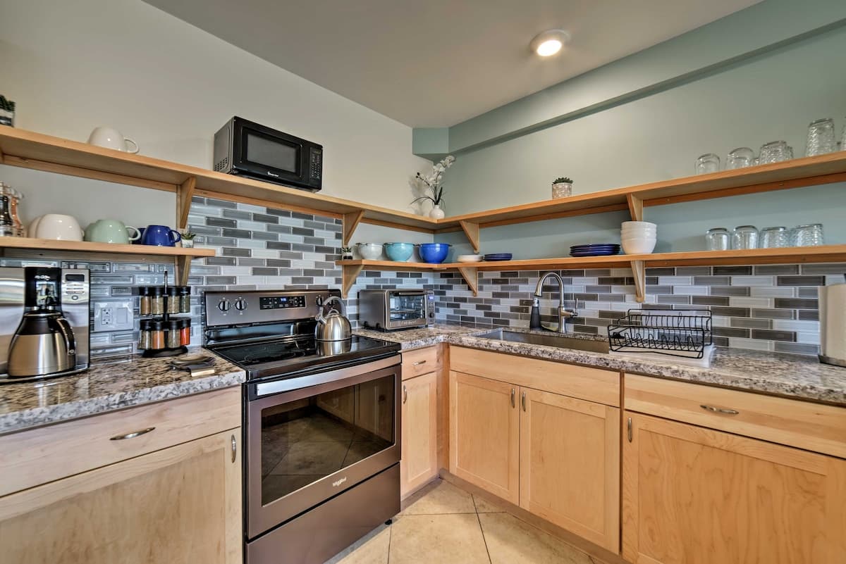 Condo in Paia · ★4.58 · 1 bedroom · 2 beds · 1 private bath - Photo 5