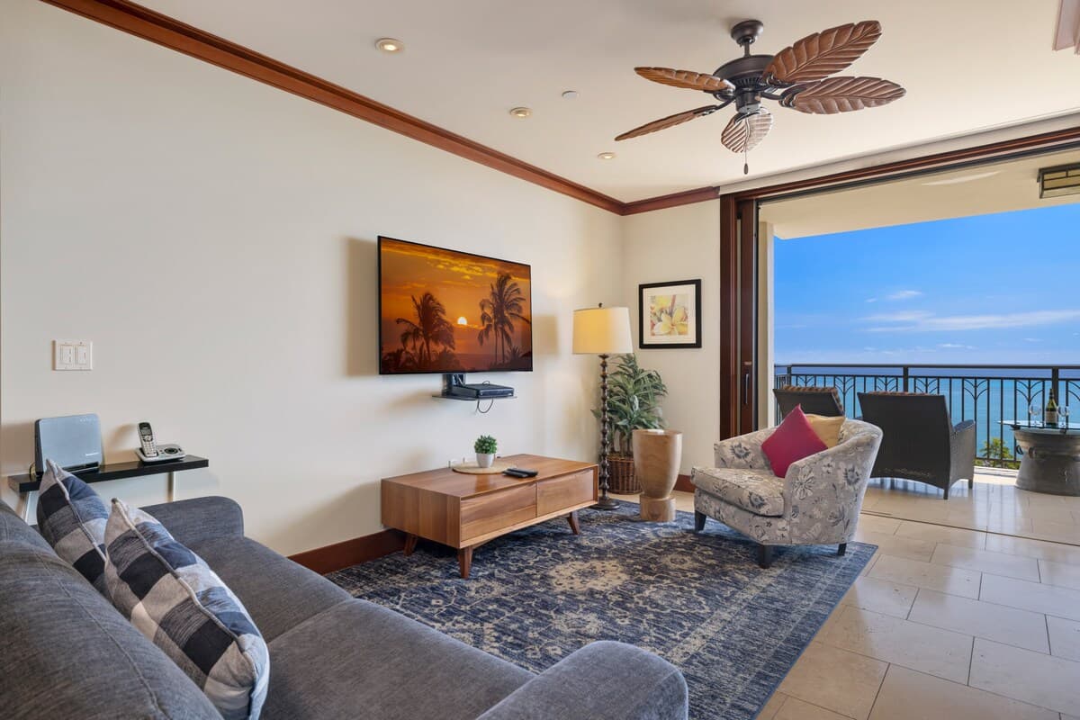 Villa in Honolulu County · ★4.89 · 2 bedrooms · 4 beds · 2 private baths - Photo 5