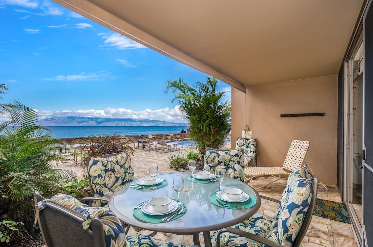 Condo in Lahaina · ★4.89 · 2 bedrooms · 3 beds · 2 shared baths - Photo 1