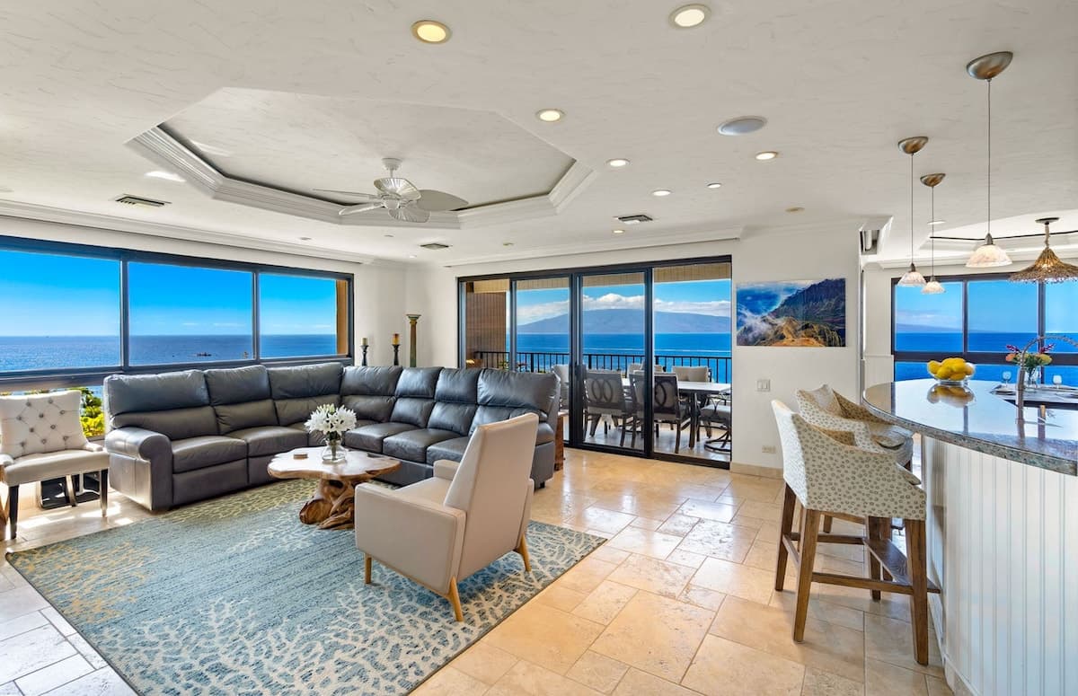 Condo in Lahaina · ★5.0 · 2 bedrooms · 3 beds · 2 baths - Photo 2