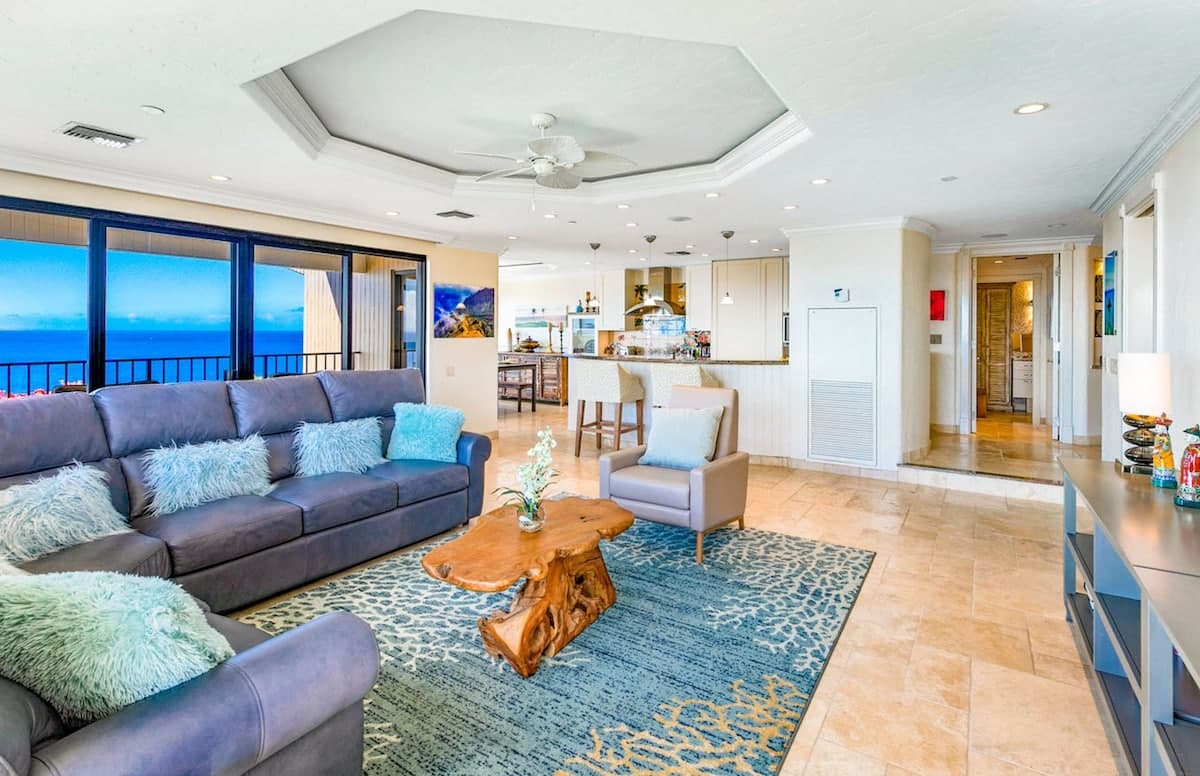 Condo in Lahaina · ★5.0 · 2 bedrooms · 3 beds · 2 baths - Photo 3