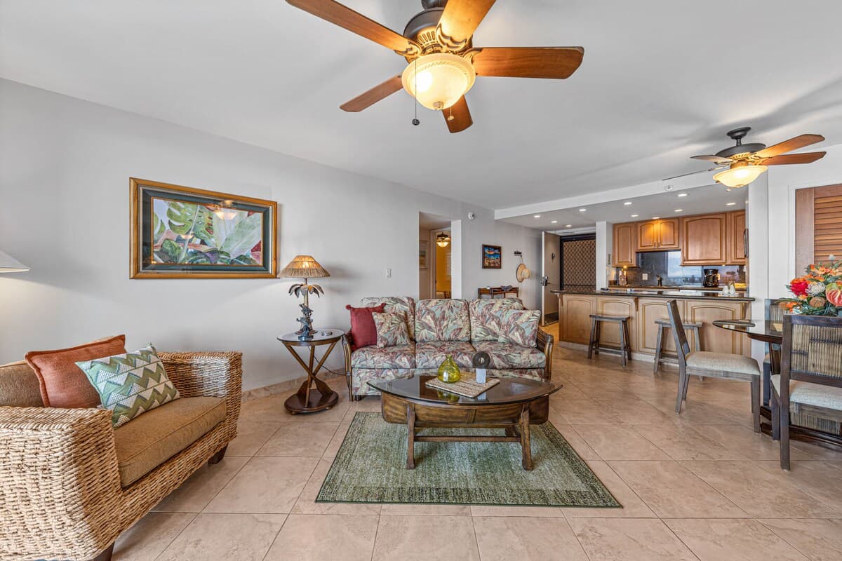Condo in Lahaina · ★4.77 · 1 bedroom · 2 beds · 1 private bath - Photo 4