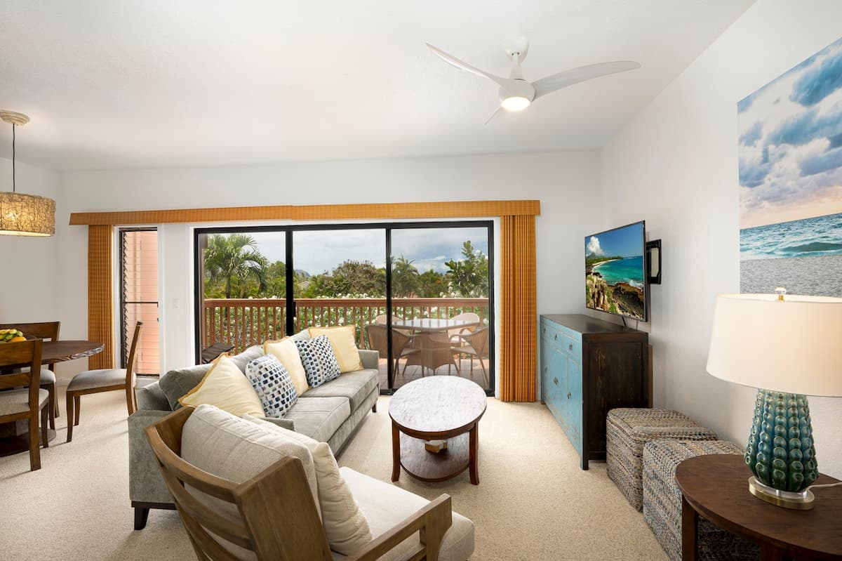 Townhouse in Koloa · ★4.83 · 2 bedrooms · 4 beds · 2 shared baths - Photo 2