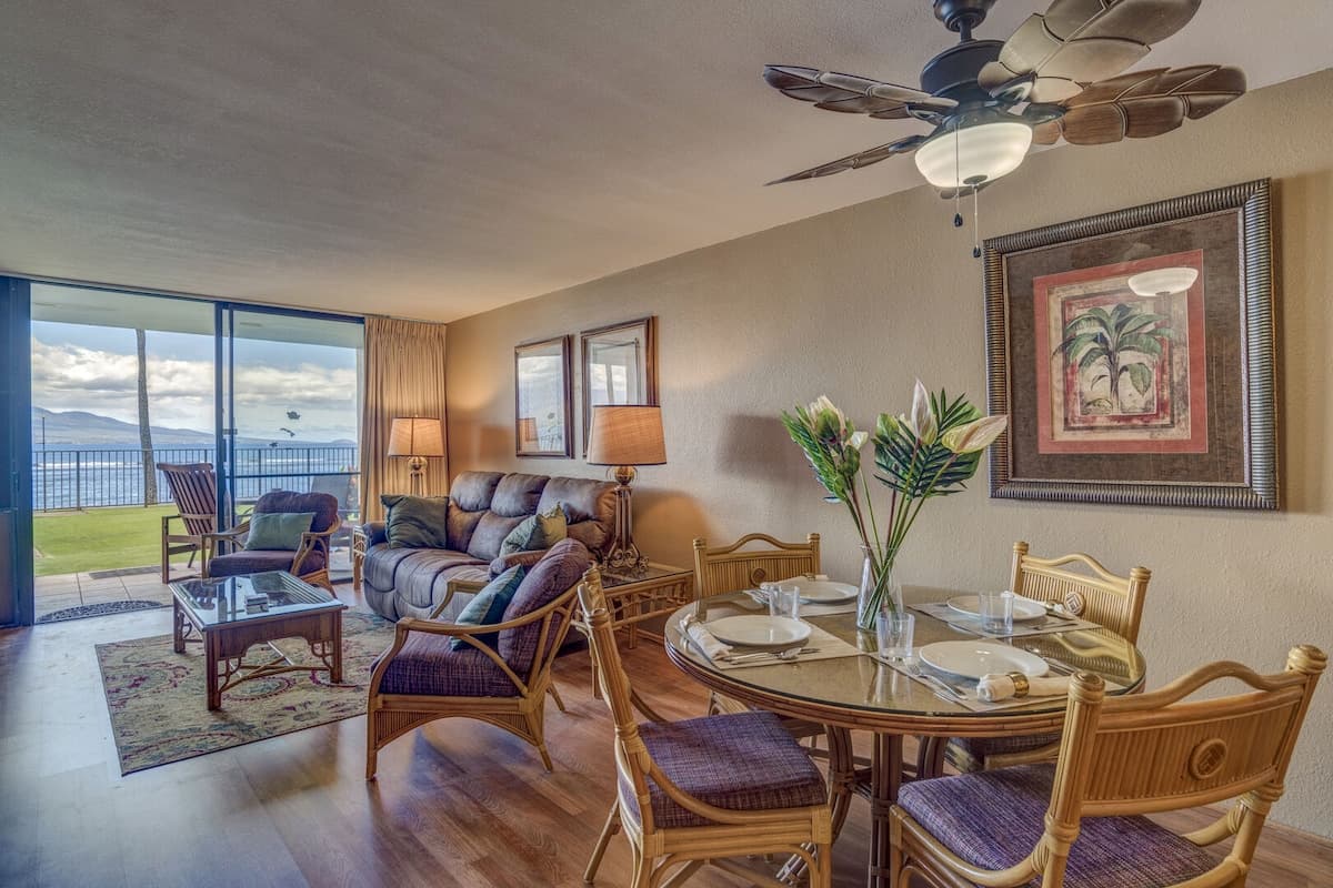 Condo in Wailuku · ★4.8 · 2 bedrooms · 2 beds · 2 private baths - Photo 3