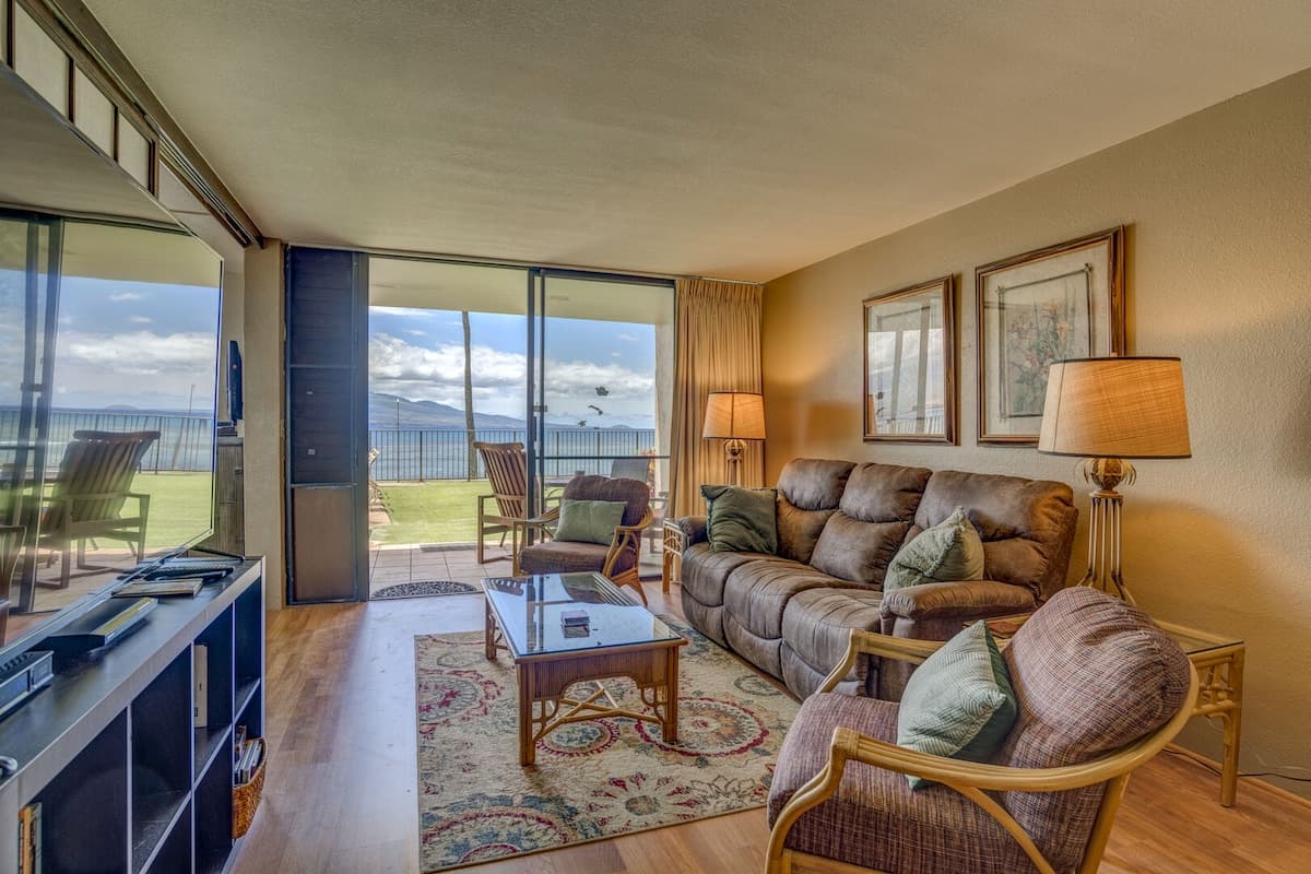 Condo in Wailuku · ★4.8 · 2 bedrooms · 2 beds · 2 private baths - Photo 5