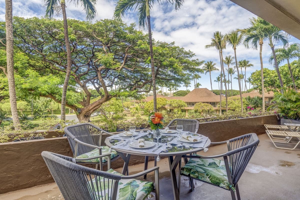 Condo in Lahaina · ★4.9 · 1 bedroom · 2 beds · 1.5 private baths - Photo 1