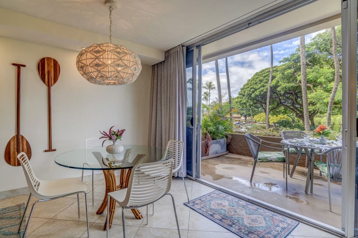 Condo in Lahaina · ★4.9 · 1 bedroom · 2 beds · 1.5 private baths - Photo 5