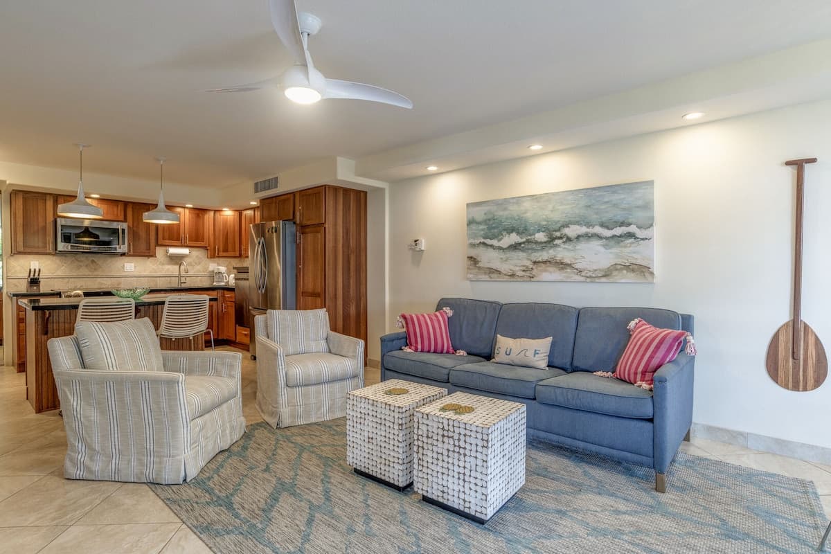Condo in Lahaina · ★4.9 · 1 bedroom · 2 beds · 1.5 private baths - Photo 3