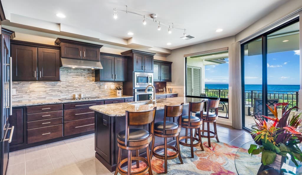 Condo in Lahaina · ★5.0 · 1 bedroom · 1 bed · 2 baths - Photo 1