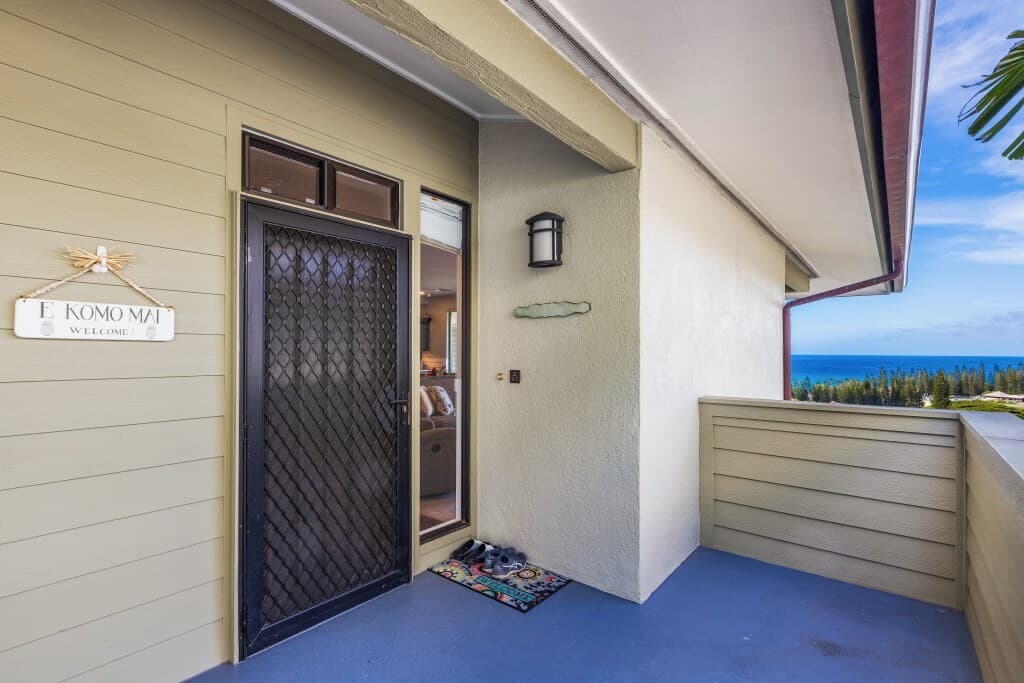 Condo in Lahaina · ★5.0 · 1 bedroom · 1 bed · 2 baths - Photo 3