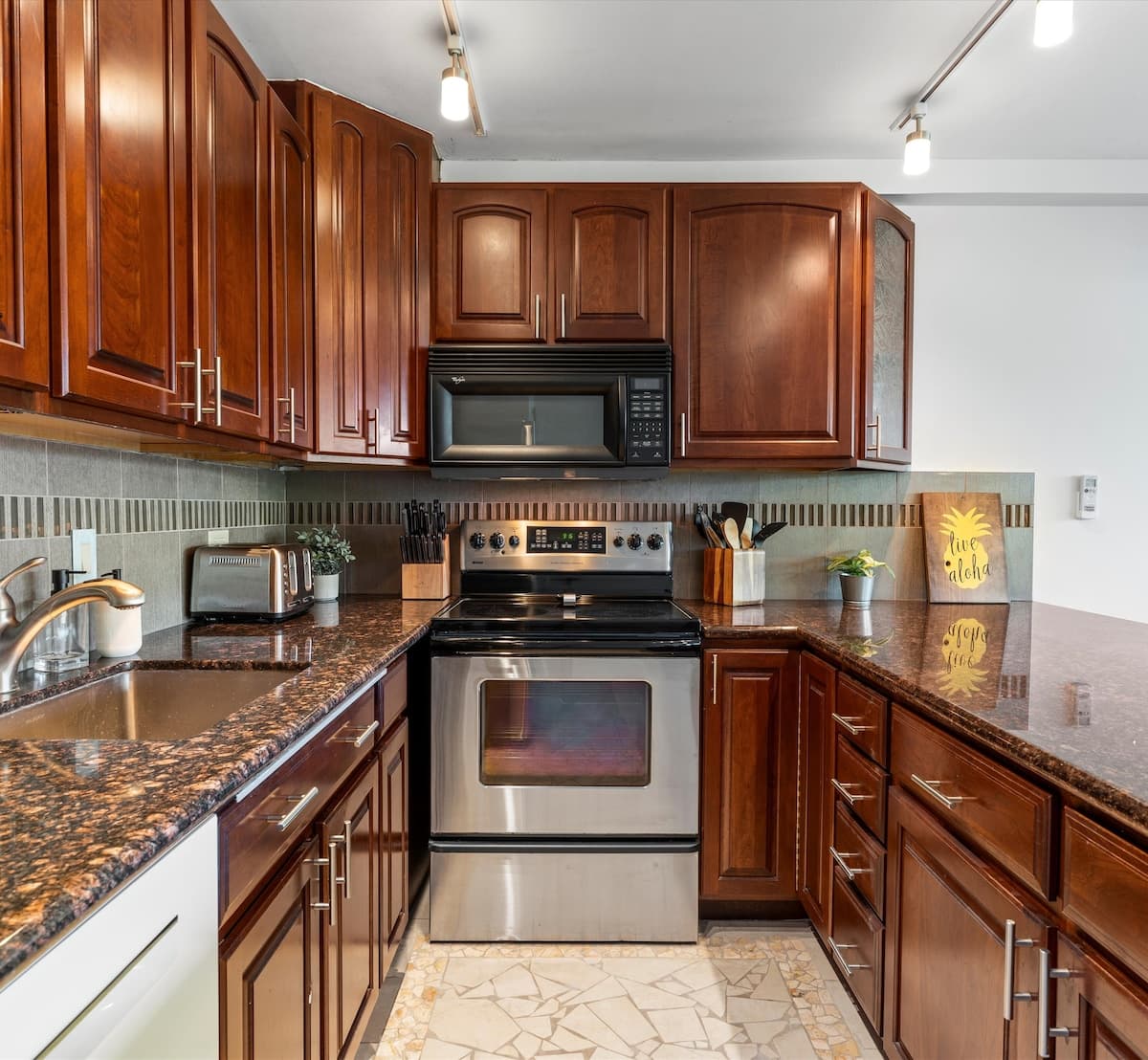 Condo in Kihei · ★4.73 · 2 bedrooms · 4 beds · 2 baths - Photo 5