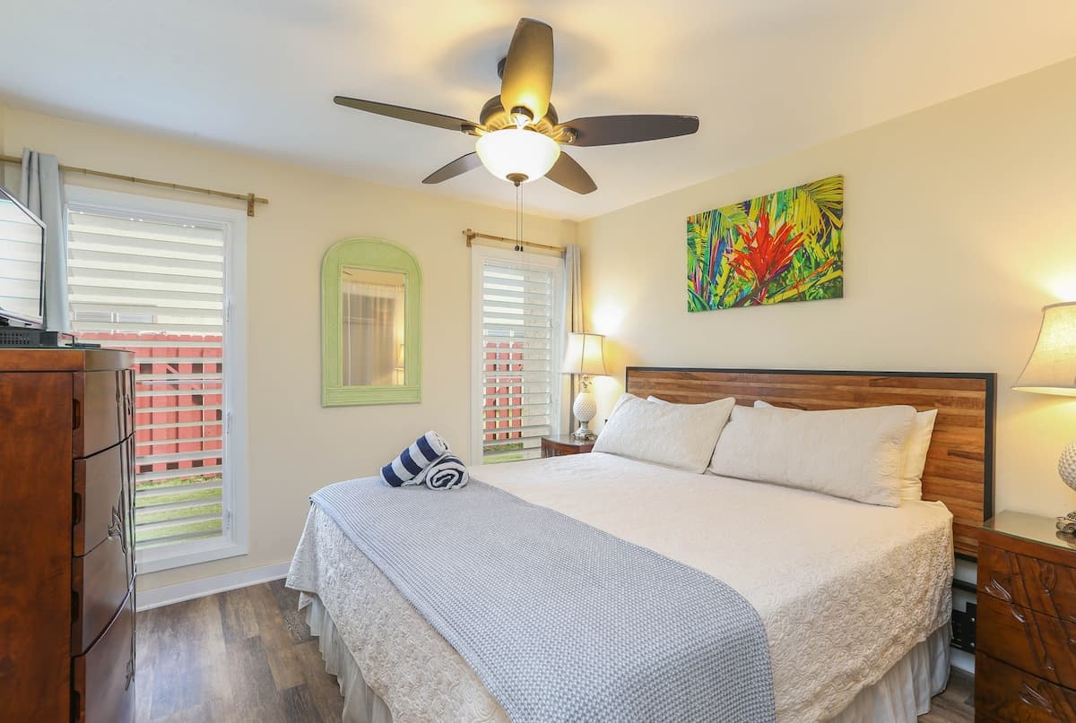 Condo in Kapaa · ★4.72 · 2 bedrooms · 3 beds · 1.5 baths - Photo 1