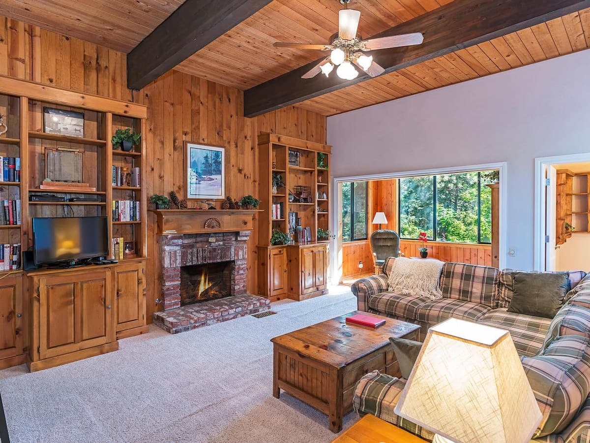 Condo in Incline Village · ★4.85 · 3 bedrooms · 3 beds · 2 private baths - Photo 1