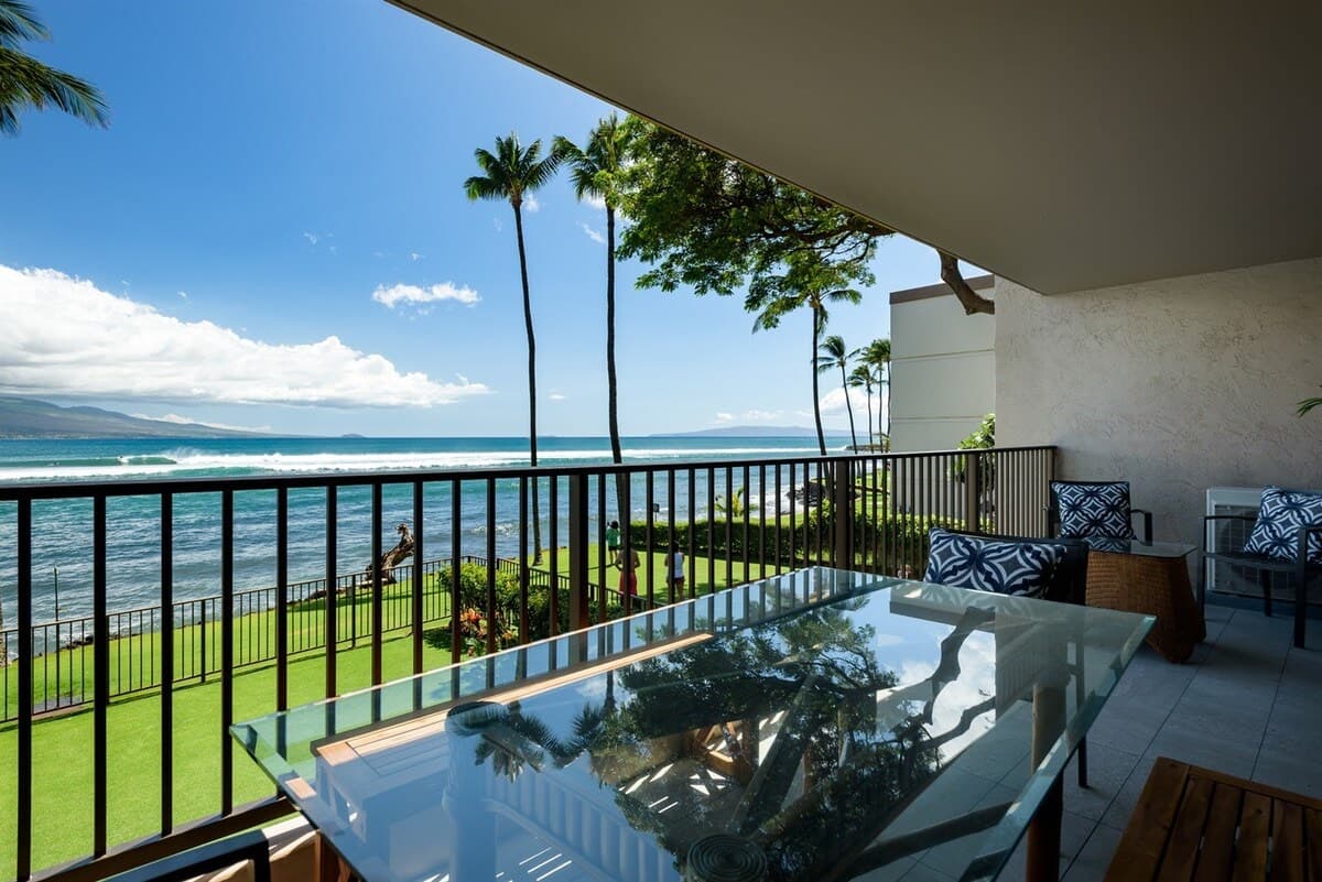 Condo in Wailuku · ★4.92 · 3 bedrooms · 5 beds · 2 private baths - Photo 1