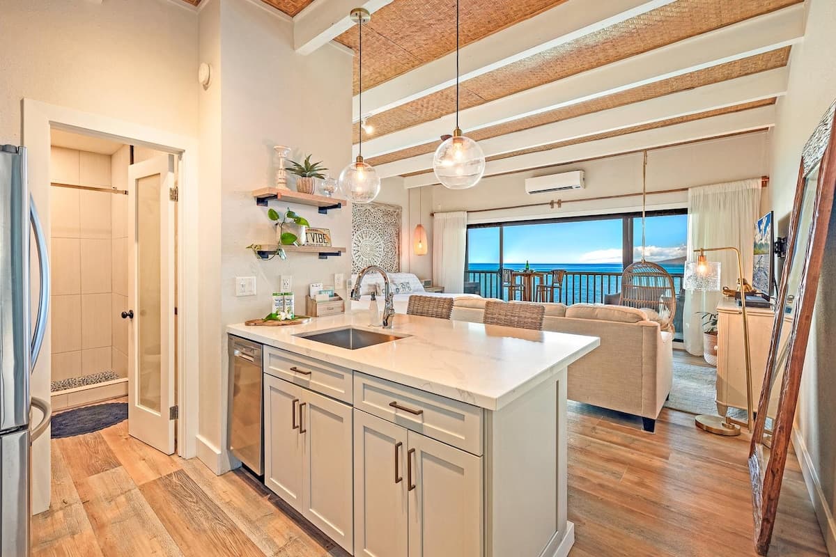 Condo in Lahaina · ★4.98 · 1 bedroom · 1 bed · 1 bath - Photo 3