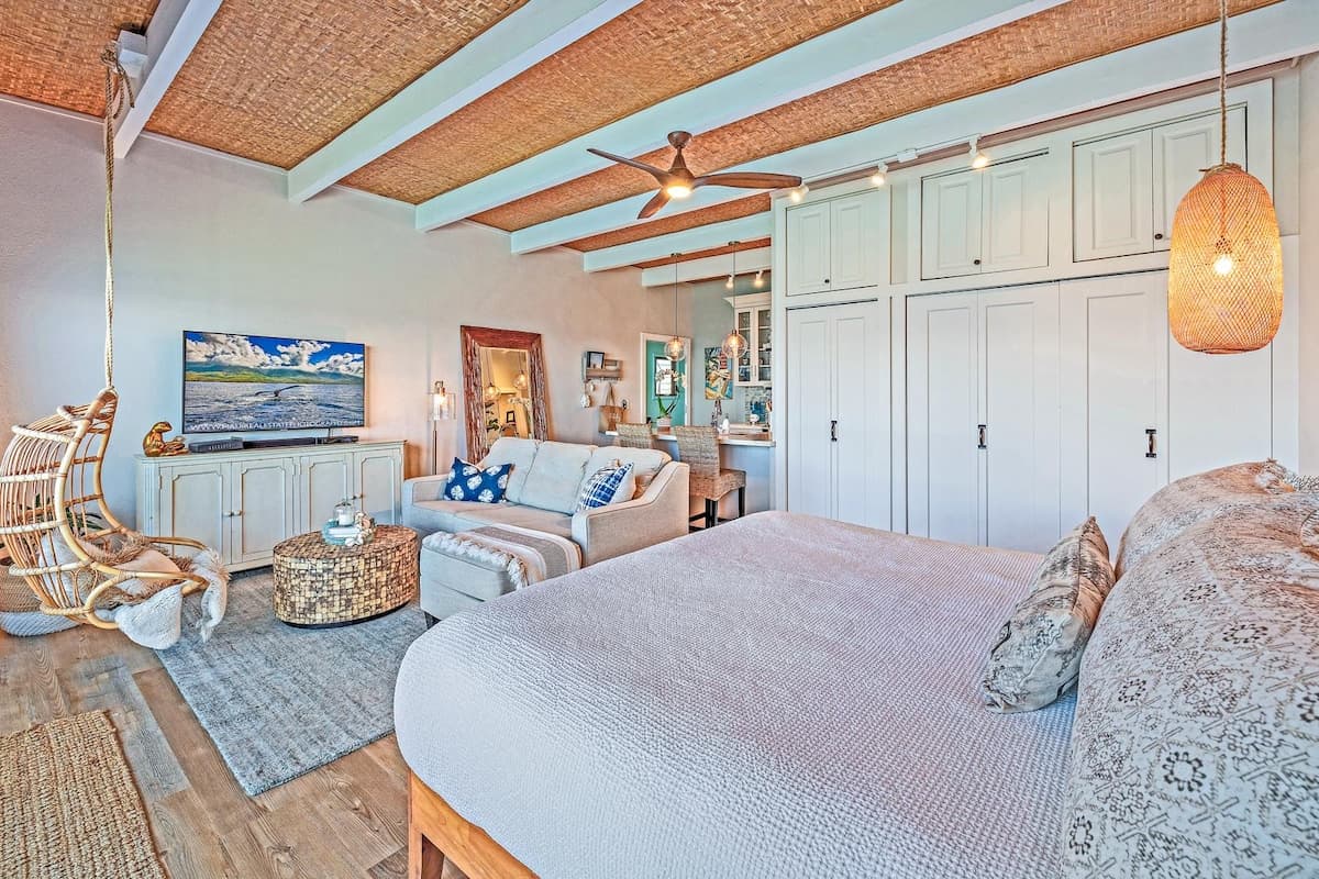 Condo in Lahaina · ★4.98 · 1 bedroom · 1 bed · 1 bath - Photo 5