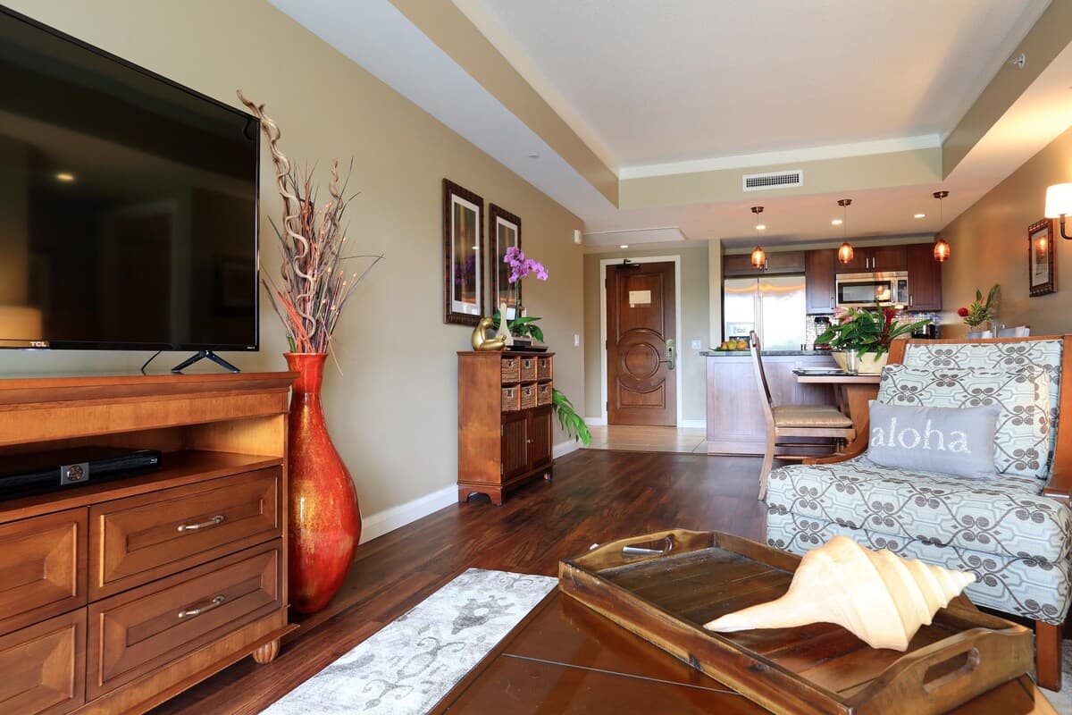 Condo in Lahaina · ★5.0 · 1 bedroom · 3 beds · 1 bath - Photo 4