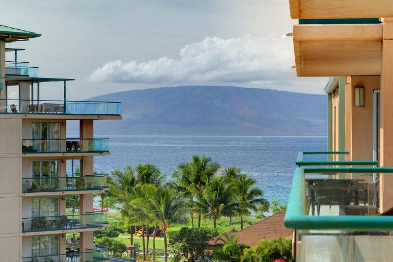 Condo in Lahaina · ★5.0 · 1 bedroom · 3 beds · 1 bath - Photo 1