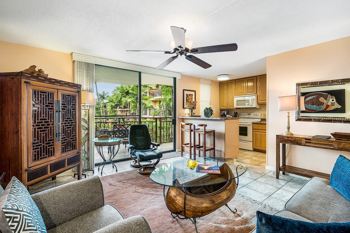 Condo in Kailua-Kona · ★4.72 · 1 bedroom · 2 beds · 1 bath - Photo 3