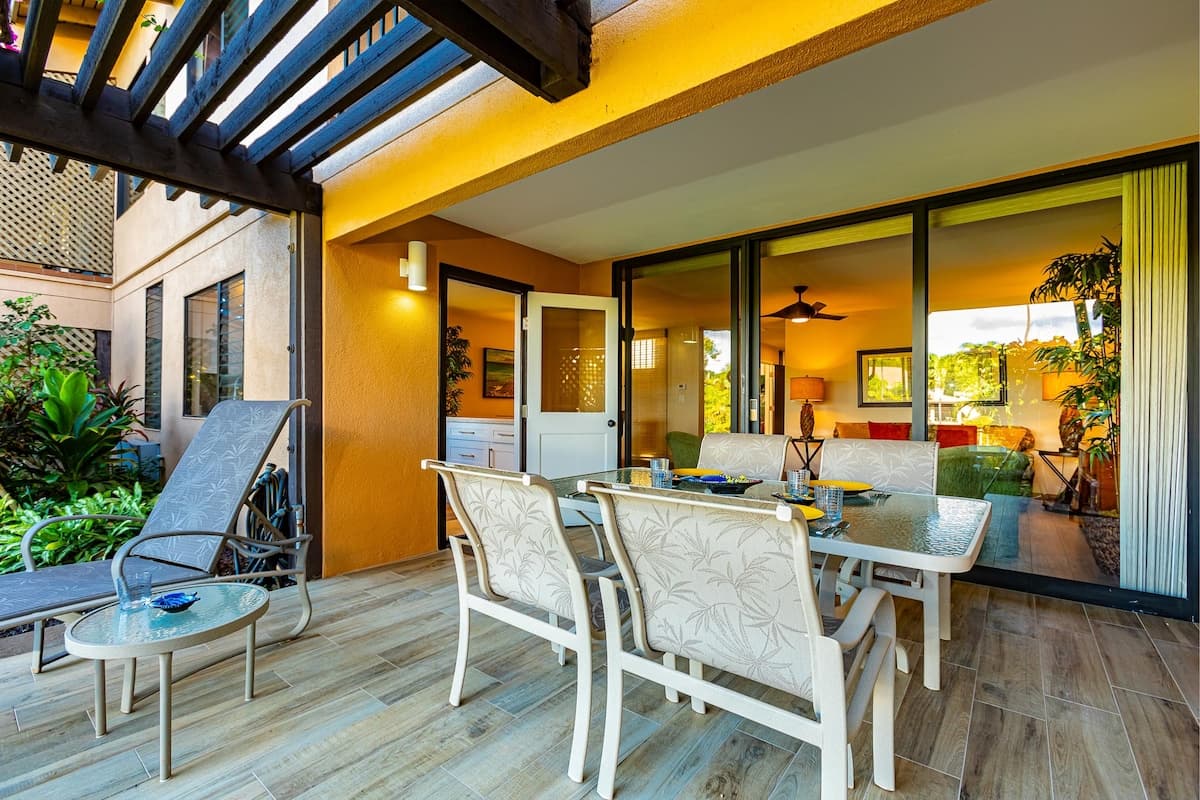 Condo in Kihei · ★4.88 · 1 bedroom · 2 beds · 2 baths - Photo 5