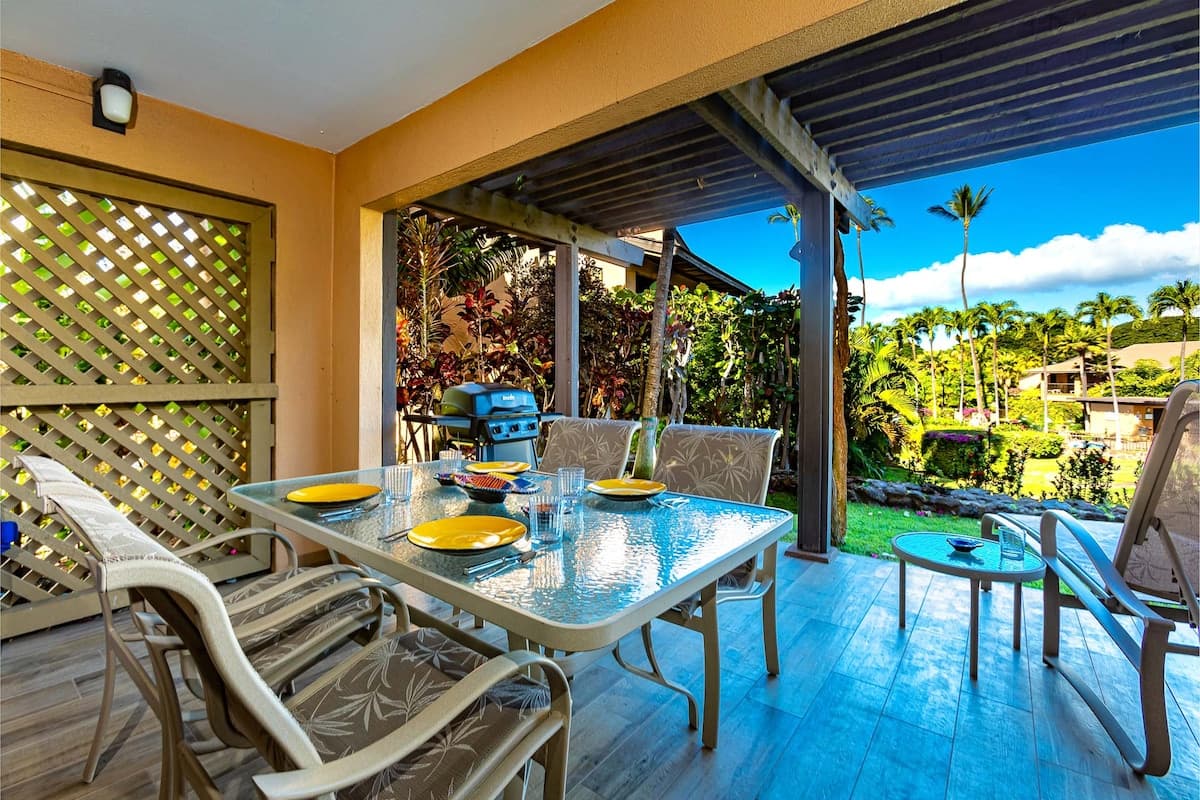 Condo in Kihei · ★4.88 · 1 bedroom · 2 beds · 2 baths - Photo 2