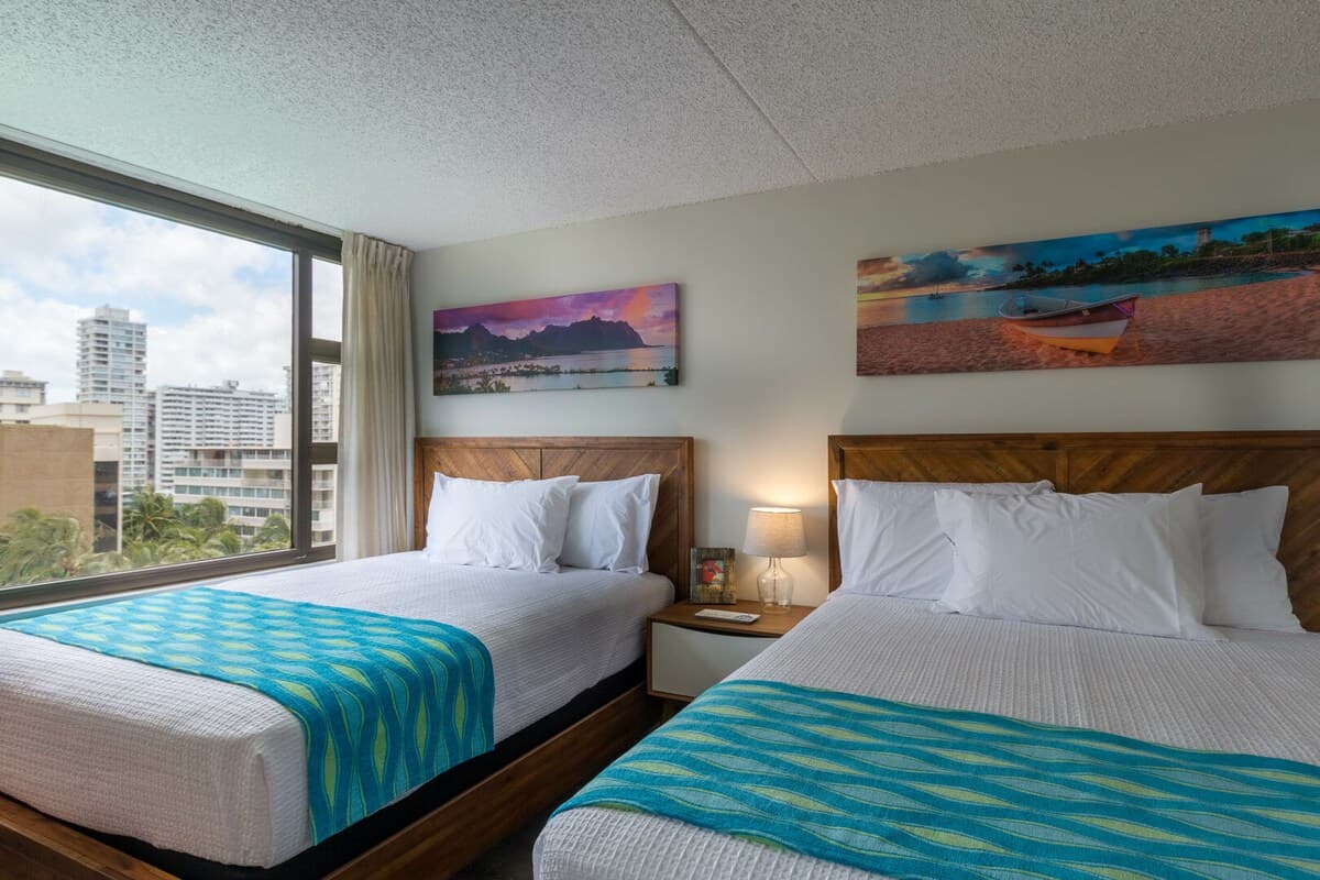 Condo in Honolulu · ★4.33 · 1 bedroom · 2 beds · 1 private bath - Photo 1