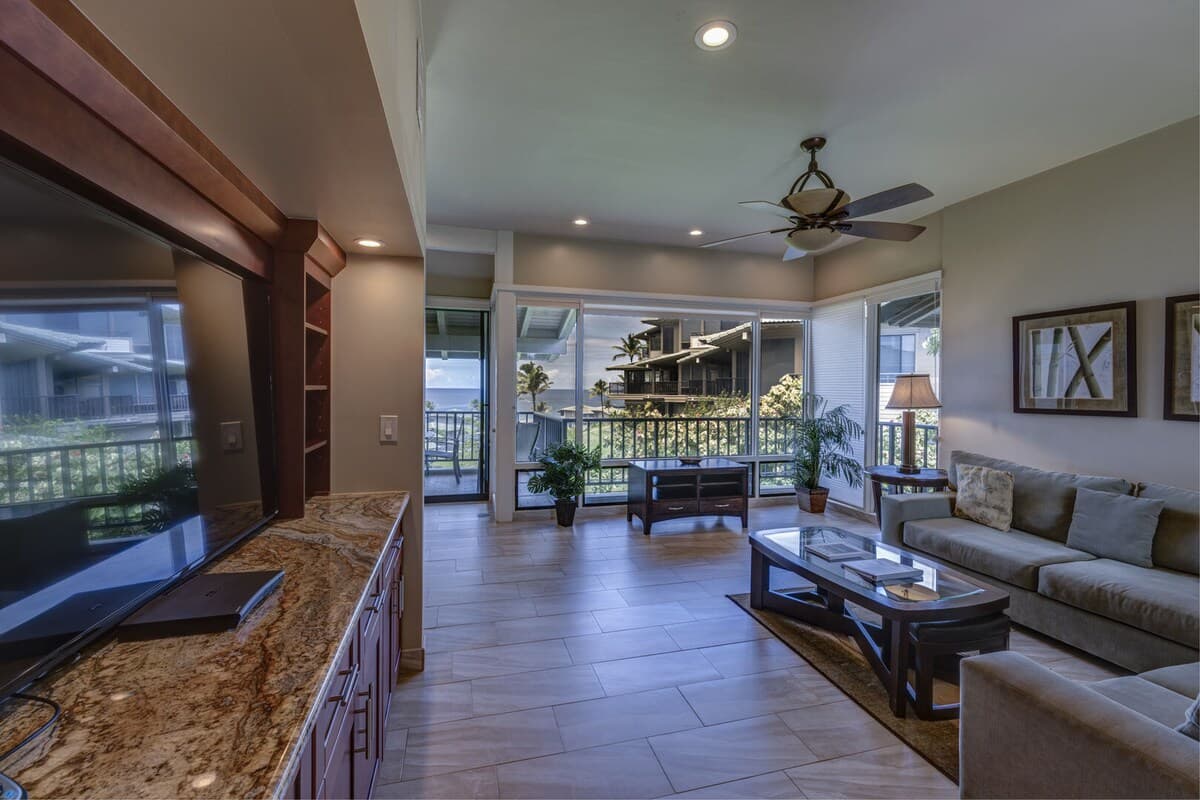 Condo in Kapalua · ★4.69 · 1 bedroom · 2 beds · 1 bath - Photo 4