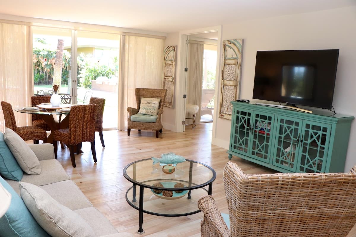 Condo in Lahaina · ★4.92 · 1 bedroom · 2 beds · 1 private bath - Photo 1