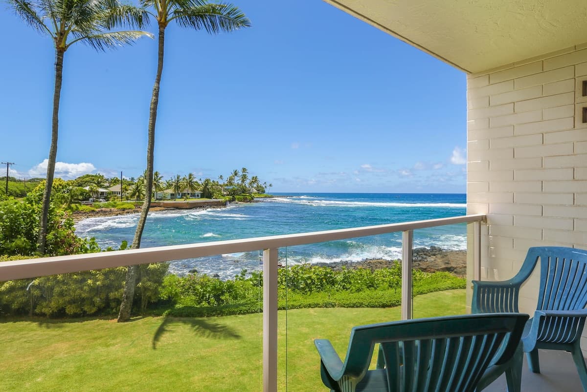 Condo in Koloa · ★4.35 · 1 bedroom · 2 beds · 1 private bath - Photo 2
