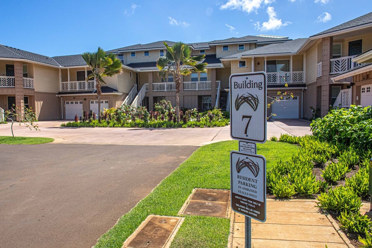 Condo in Poipu · ★4.84 · 2 bedrooms · 2 beds · 2.5 private baths - Photo 4