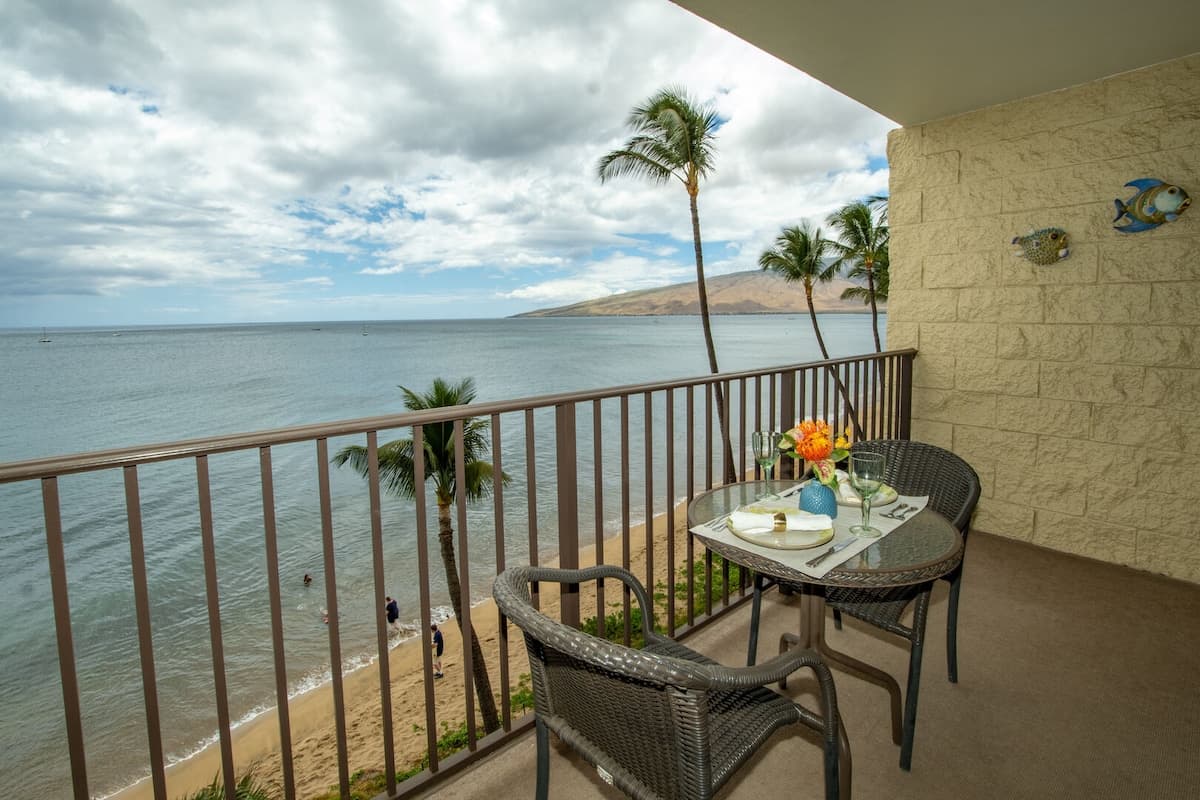Condo in Kihei · ★4.5 · 1 bedroom · 2 beds · 1 private bath - Photo 2