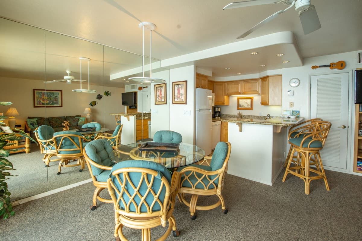 Condo in Kihei · ★4.5 · 1 bedroom · 2 beds · 1 private bath - Photo 5