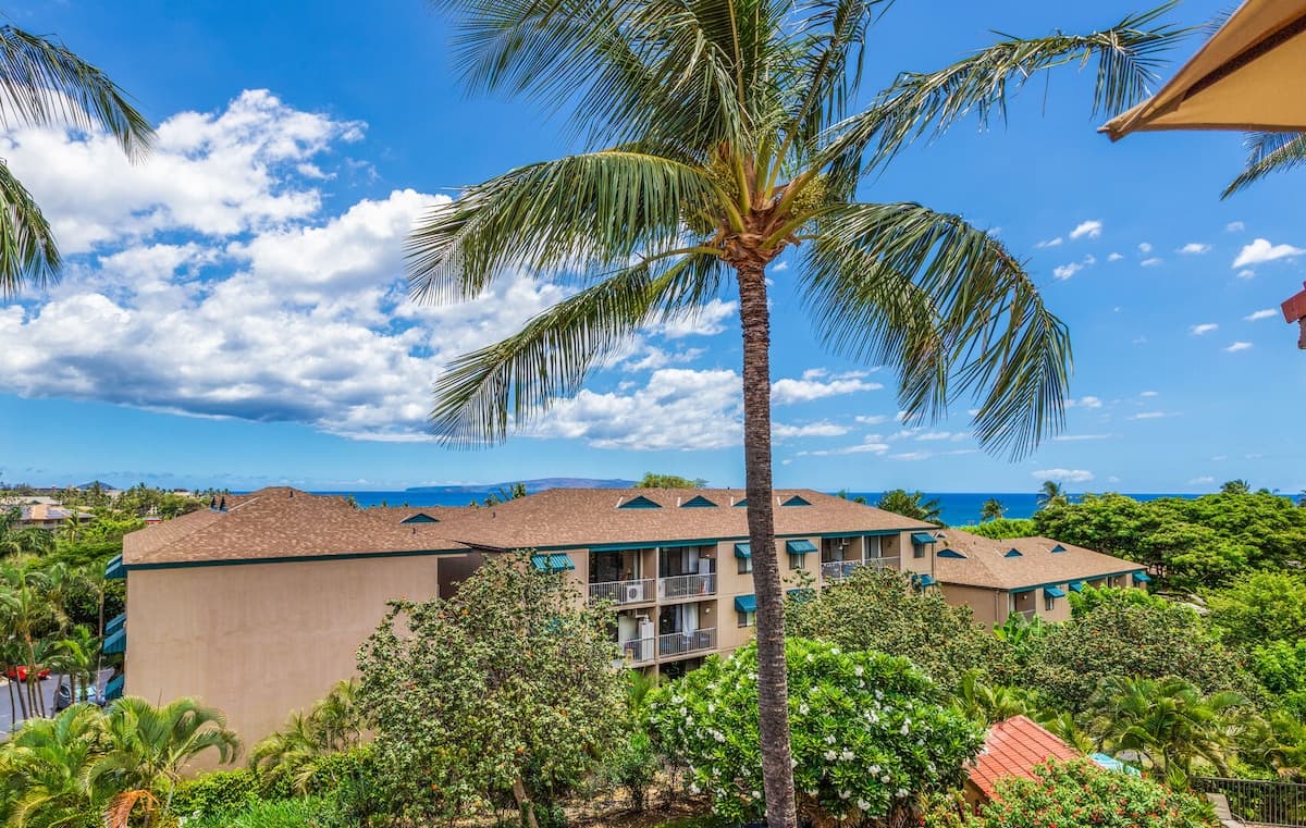 Condo in Kihei · ★4.58 · 2 bedrooms · 4 beds · 2 baths - Photo 1