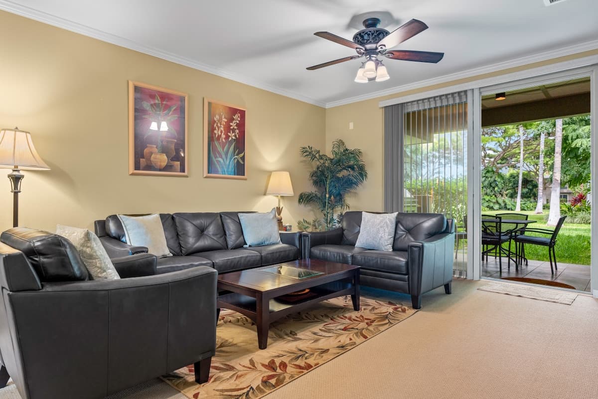 Townhouse in Waimea · ★4.79 · 2 bedrooms · 3 beds · 2 baths - Photo 3