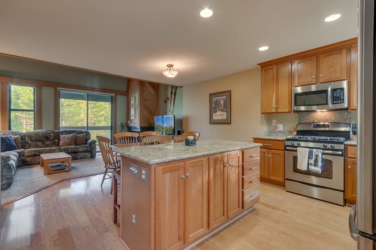 Aspen Grove Ski, Pool & Mountain Views - Photo 2