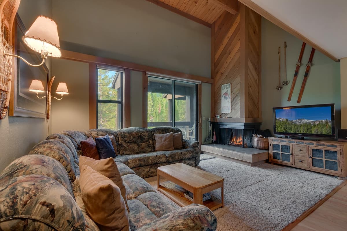 Aspen Grove Ski, Pool & Mountain Views - Photo 1