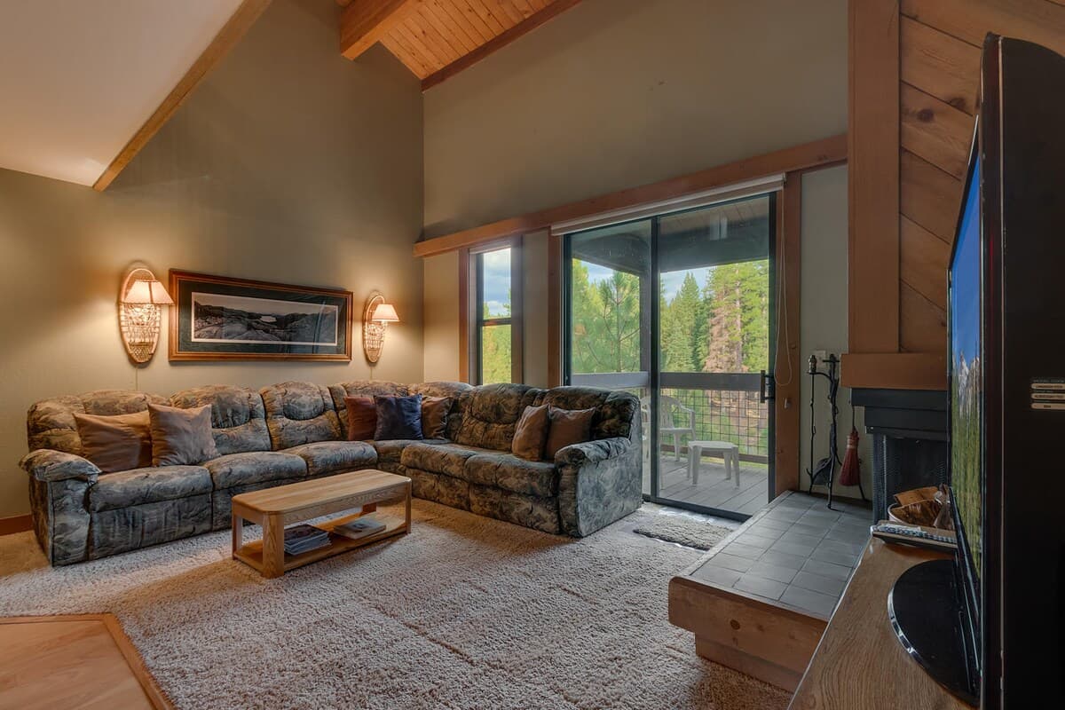 Aspen Grove Ski, Pool & Mountain Views - Photo 3