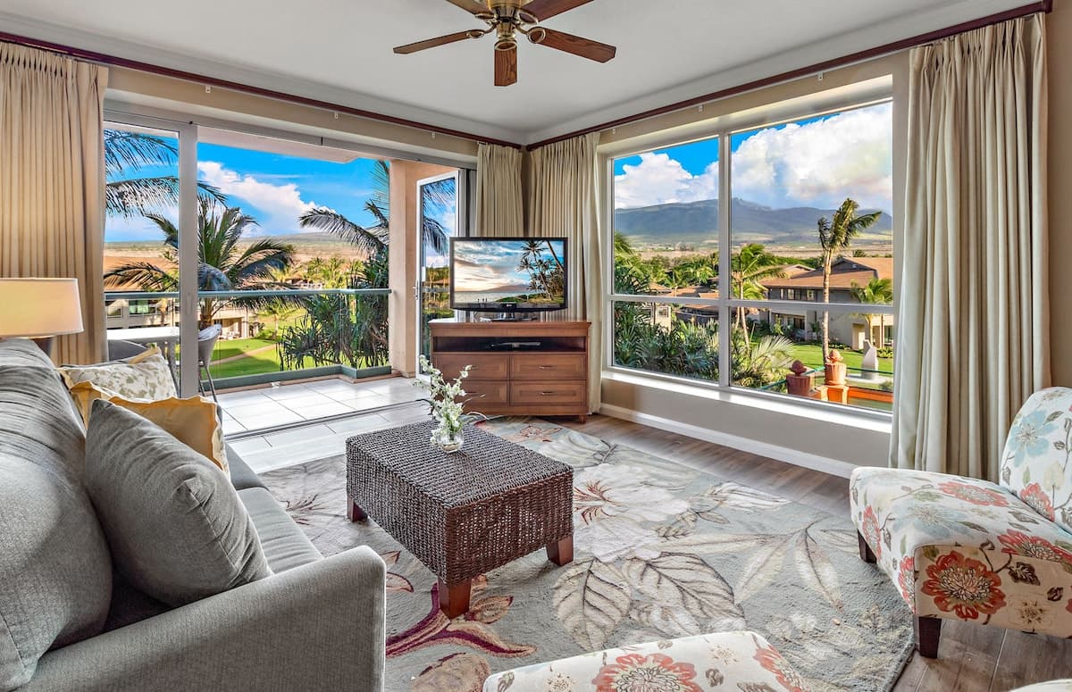 Condo in Lahaina · ★4.0 · 2 bedrooms · 3 beds · 2 baths - Photo 1