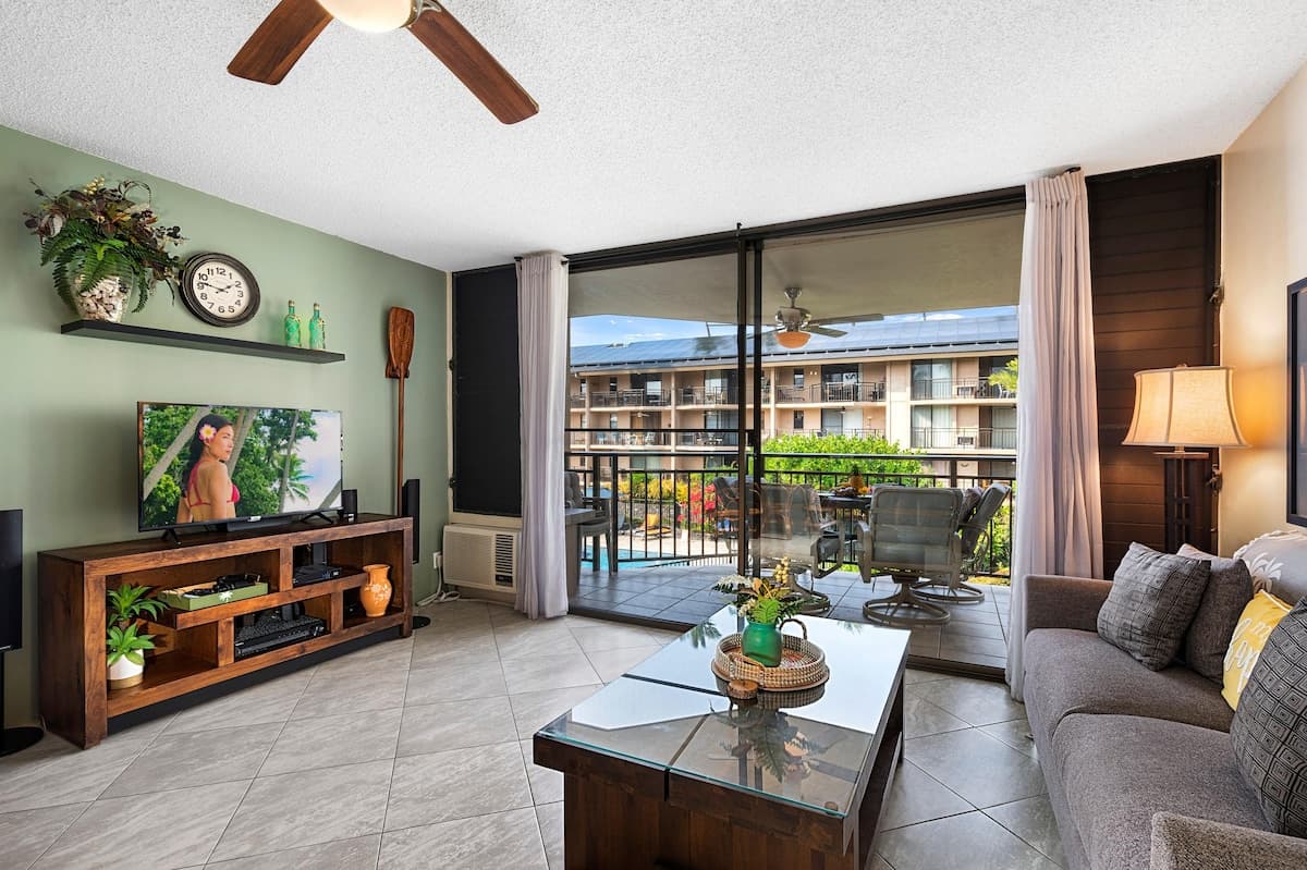 Condo in Kailua-Kona · ★4.94 · 2 bedrooms · 3 beds · 2 baths - Photo 3
