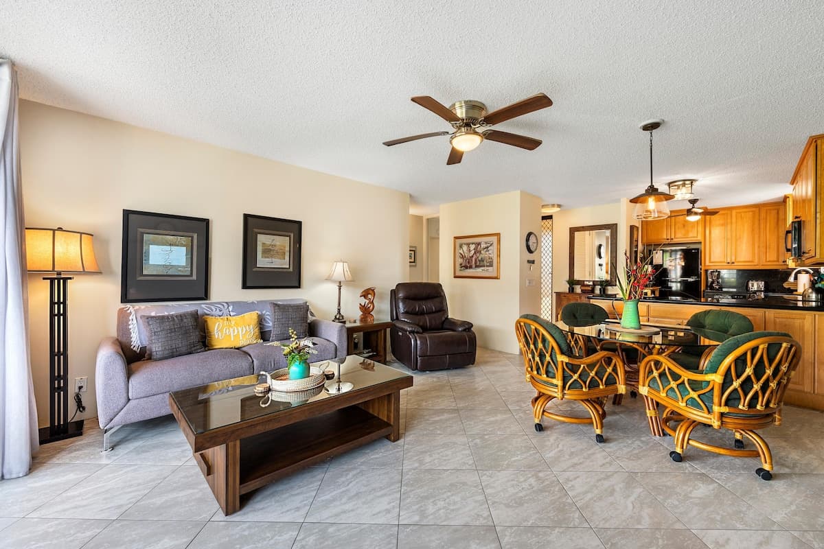 Condo in Kailua-Kona · ★4.94 · 2 bedrooms · 3 beds · 2 baths - Photo 5