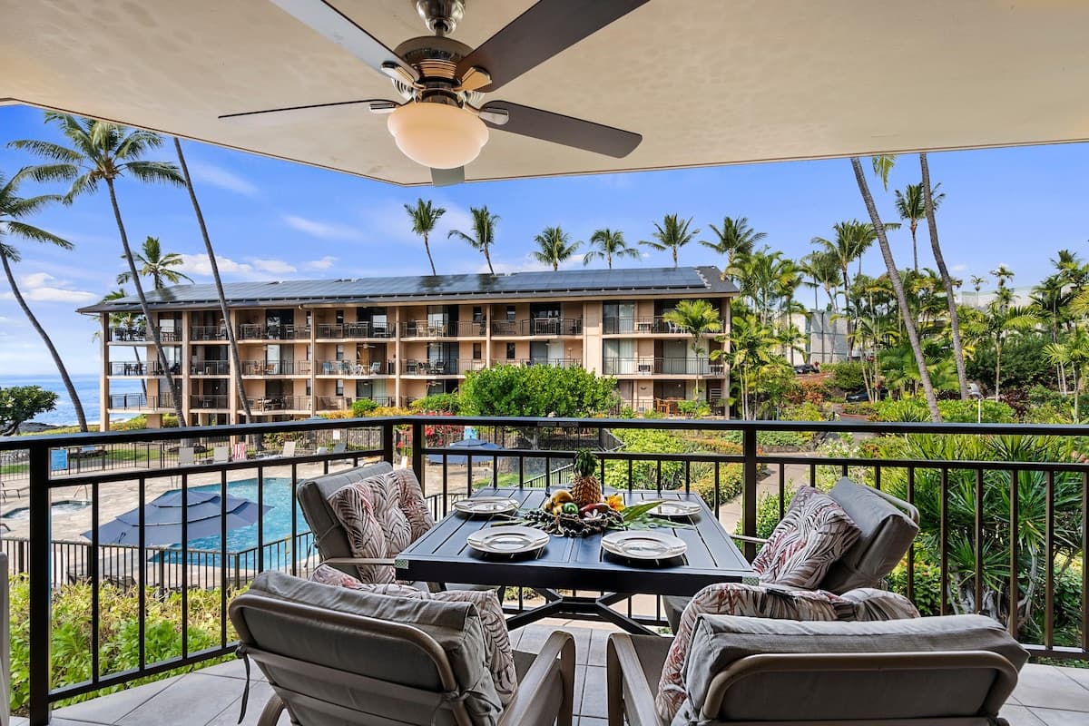 Condo in Kailua-Kona · ★4.94 · 2 bedrooms · 3 beds · 2 baths - Photo 2