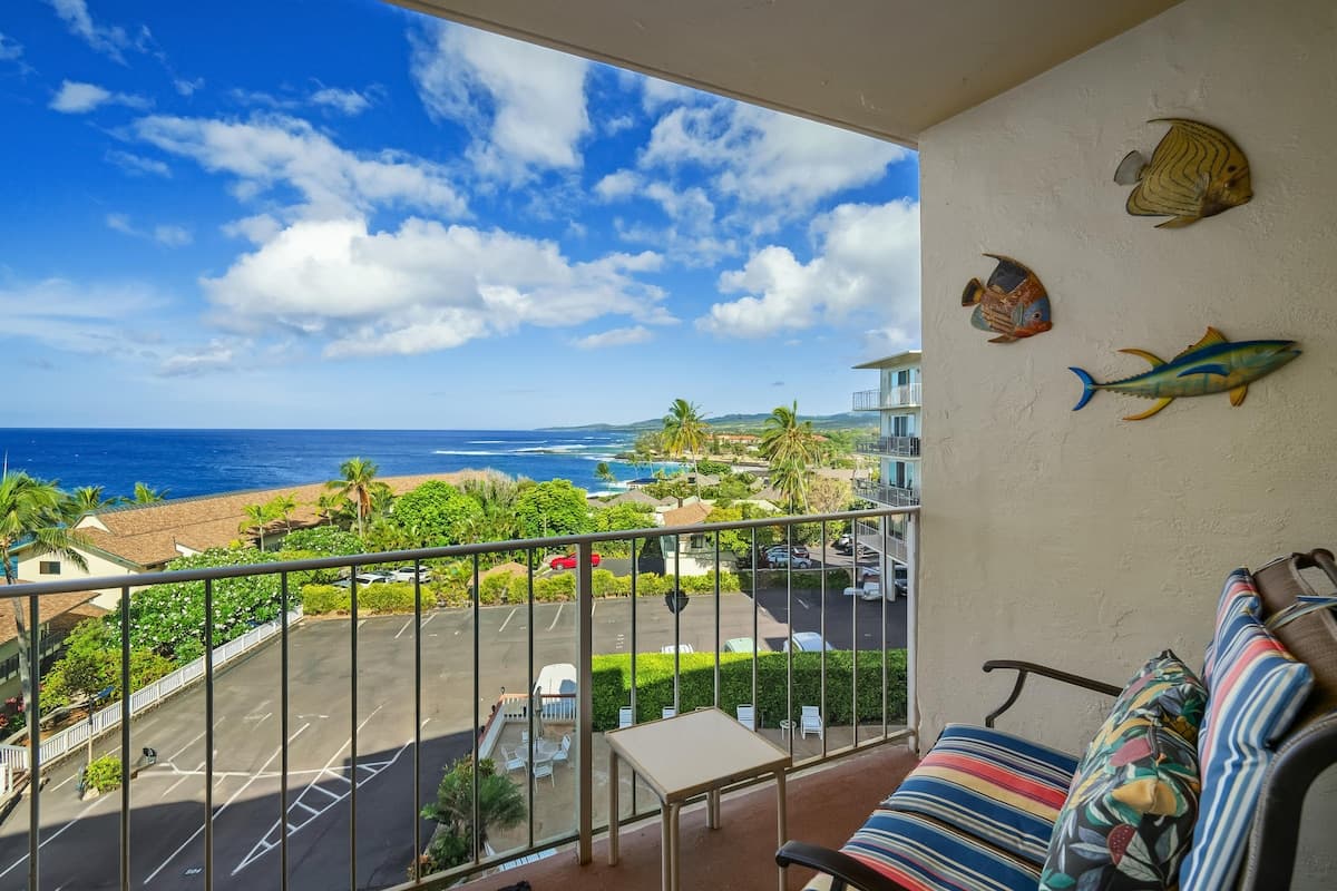 Condo in Koloa · ★4.86 · 1 bedroom · 1 bed · 1 private bath - Photo 3