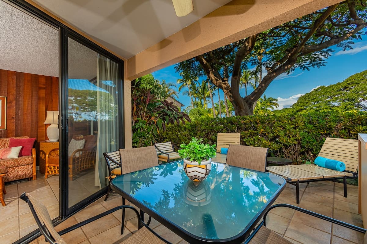 Townhouse in Kihei · ★4.28 · 2 bedrooms · 5 beds · 2.5 baths - Photo 2