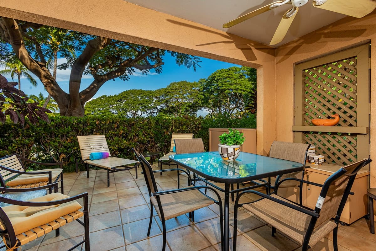 Townhouse in Kihei · ★4.28 · 2 bedrooms · 5 beds · 2.5 baths - Photo 1