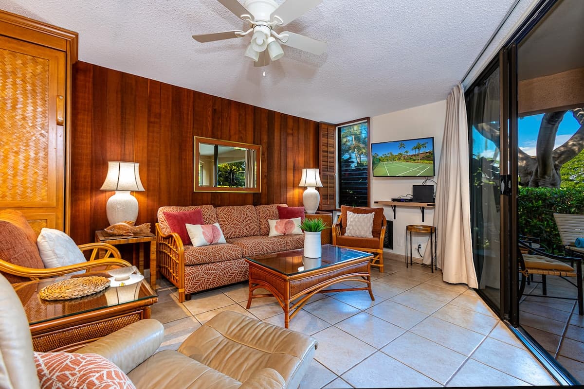 Townhouse in Kihei · ★4.28 · 2 bedrooms · 5 beds · 2.5 baths - Photo 5
