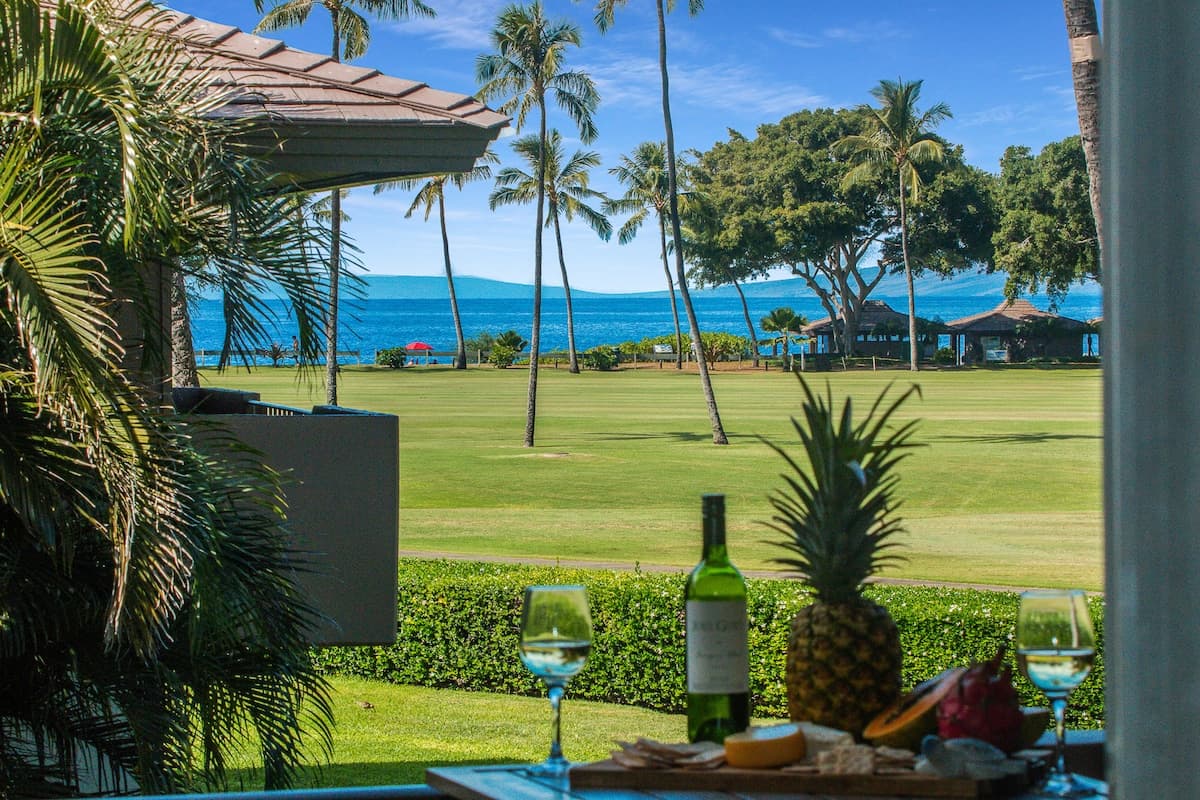 Condo in Lahaina · ★4.77 · 1 bedroom · 2 beds · 1 bath - Photo 1